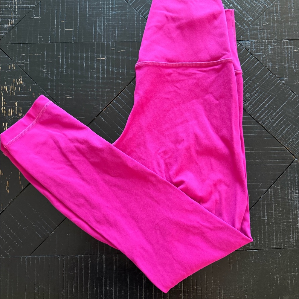 Lululemon Athletica align Vibrant Pink Leggings ✨ size 6 / 25 inches